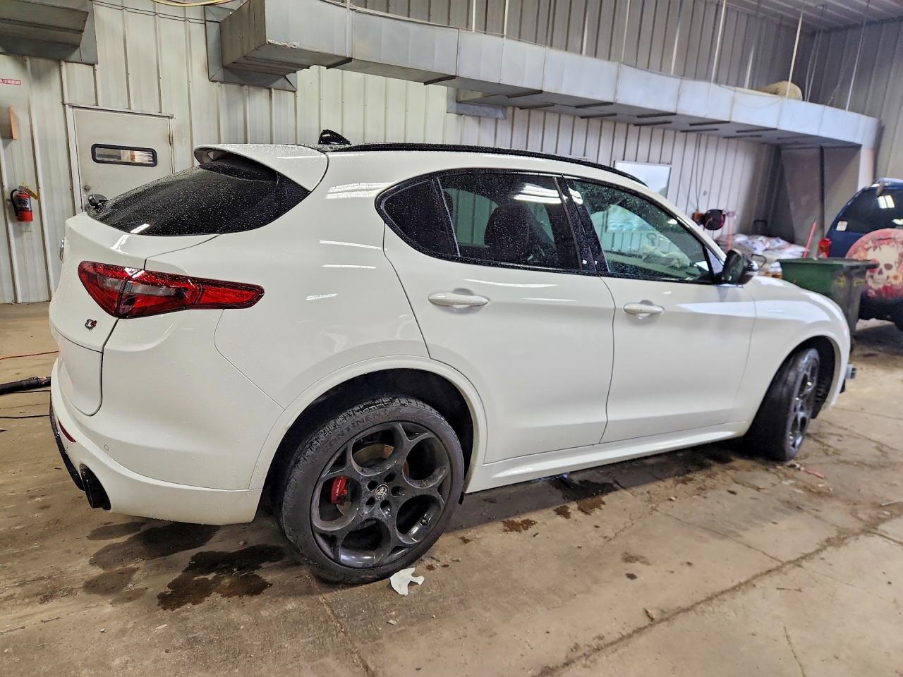 ZASPAKBN4N7D25532 · 2022 ALFA ROMEO STELVIO · 3/13