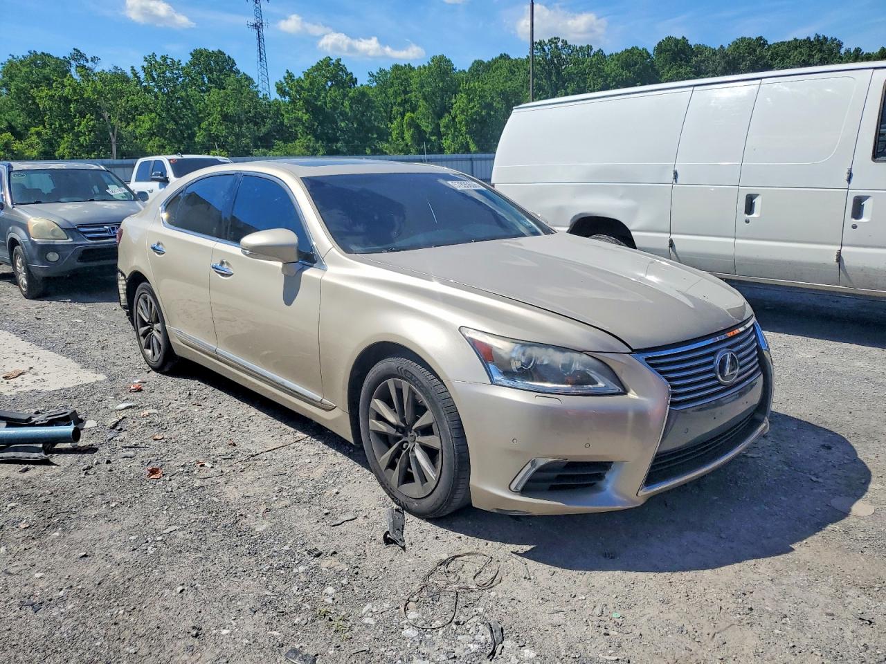 2013 LEXUS LS