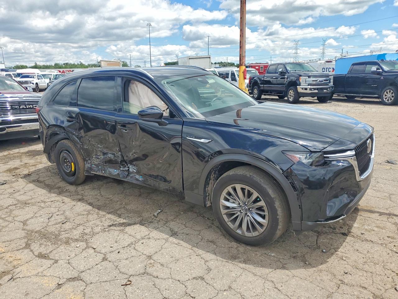 JM3KKBHD5S1245323 · 2025 MAZDA CX-90 · 4/13
