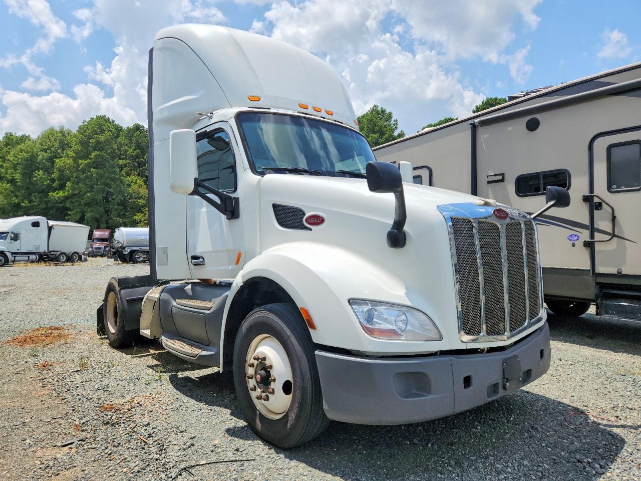 1XPBA48X2JD478315 · 2018 PETERBILT 579