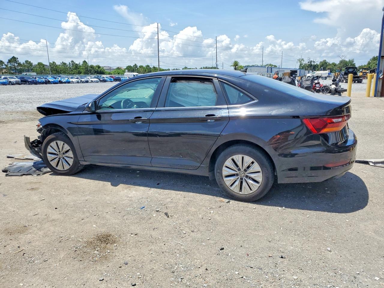 3VWN57BU3KM034950 · 2019 VOLKSWAGEN JETTA · 2/13