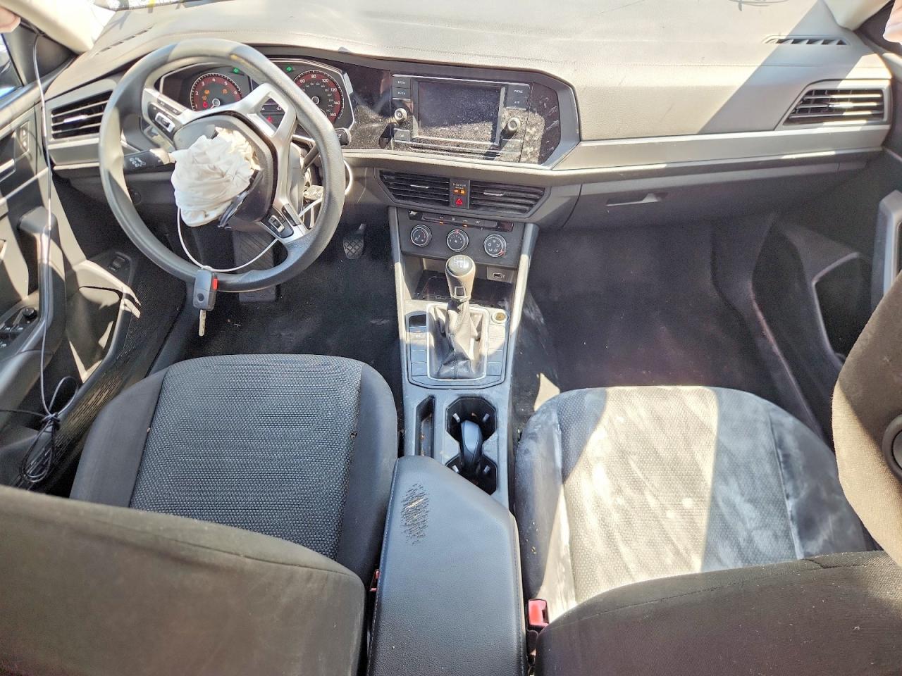 3VWN57BU3KM034950 · 2019 VOLKSWAGEN JETTA · 8/13