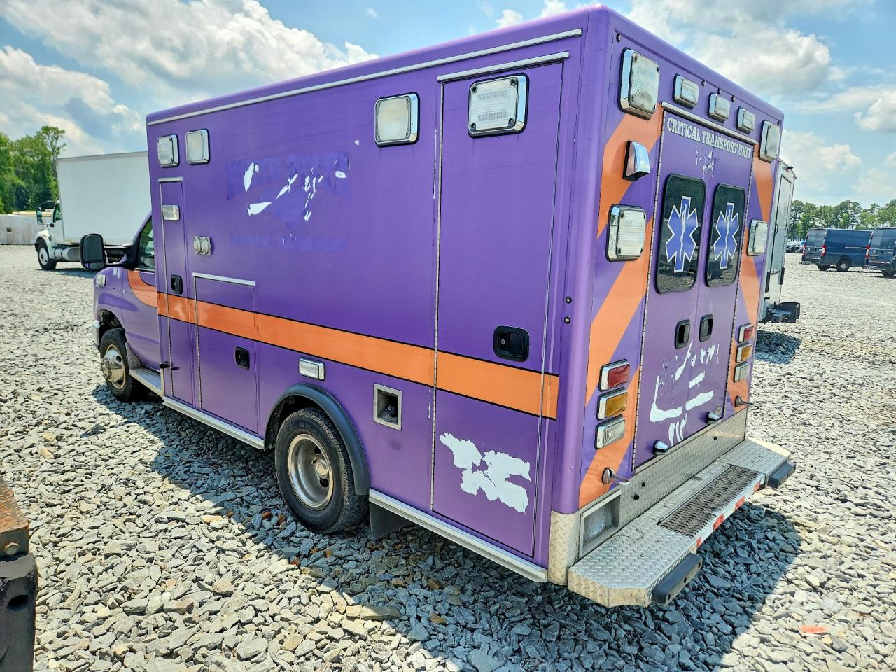 1FDWE3FS0JDC23229 · 2018 FORD ECONOLINE · 2/13