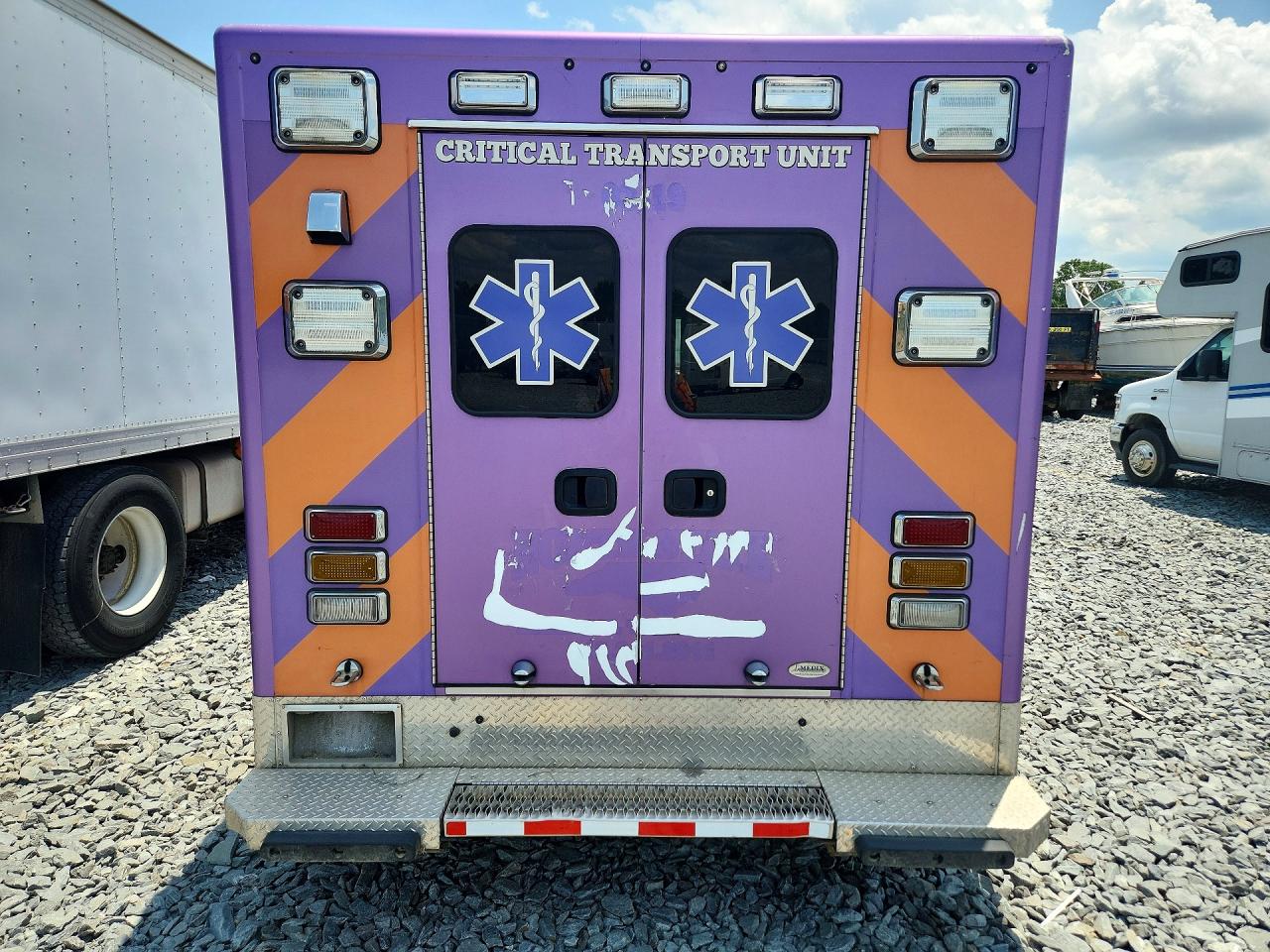 1FDWE3FS0JDC23229 · 2018 FORD ECONOLINE · 6/13