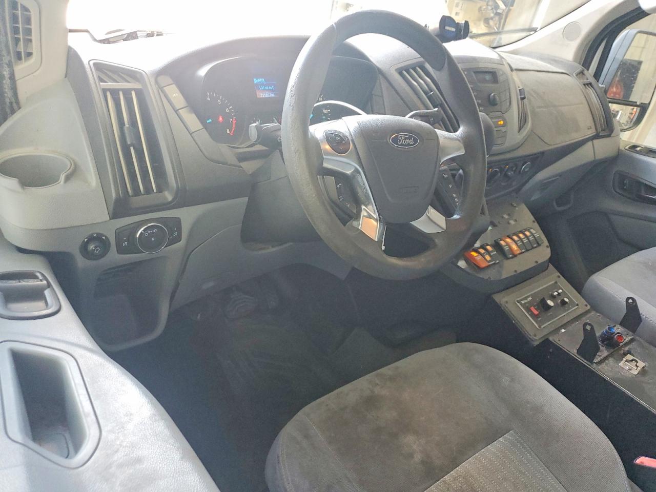 1FDYR2CM5HKA57311 · 2017 FORD TRANSIT · 8/13