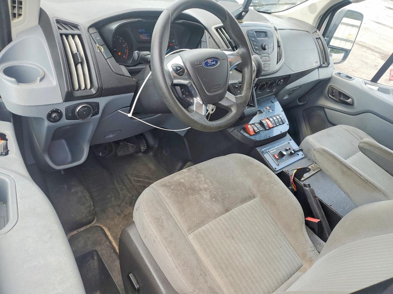 1FDYR2CM2KKA63087 · 2019 FORD TRANSIT · 8/13