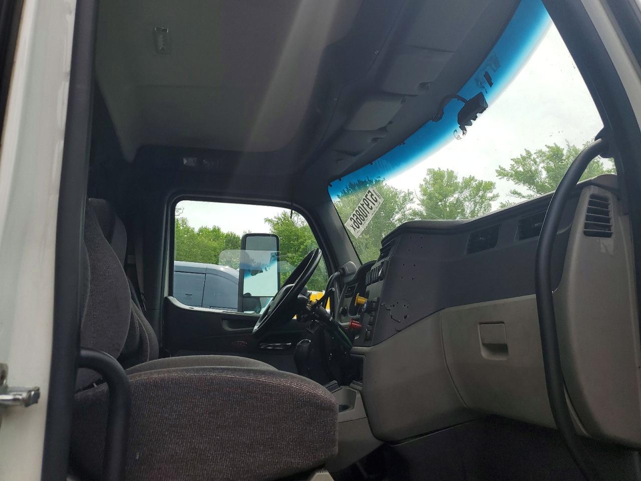 1XPBA48X7FD299369 · 2015 PETERBILT 579 · 5/10
