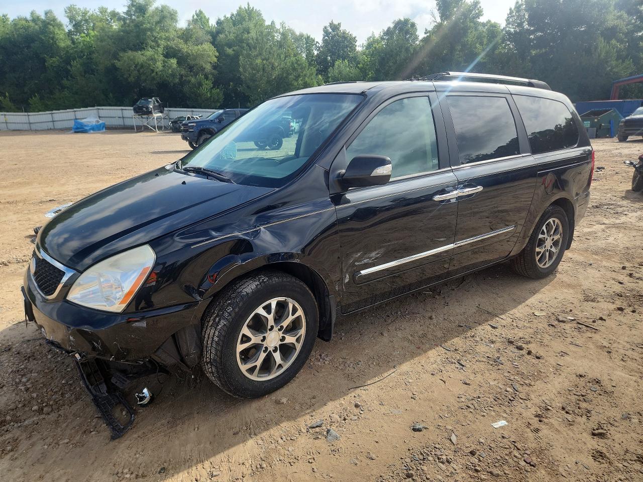 KNDMH4C73E6559105 · 2014 KIA SEDONA