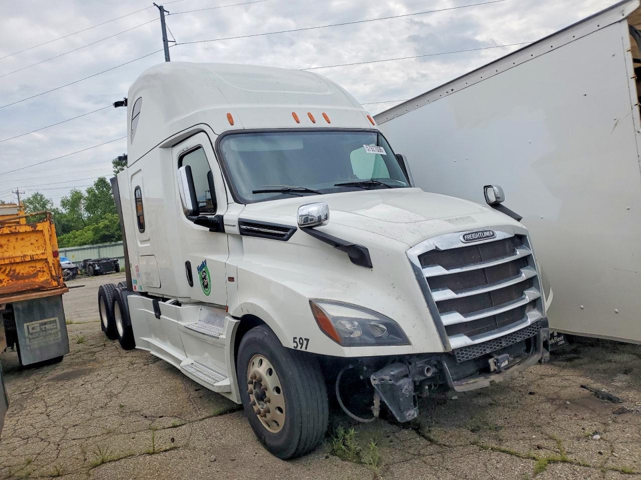 1FUJHHDR0KLKP4832 · 2019 FREIGHTLINER CASCADIA 126