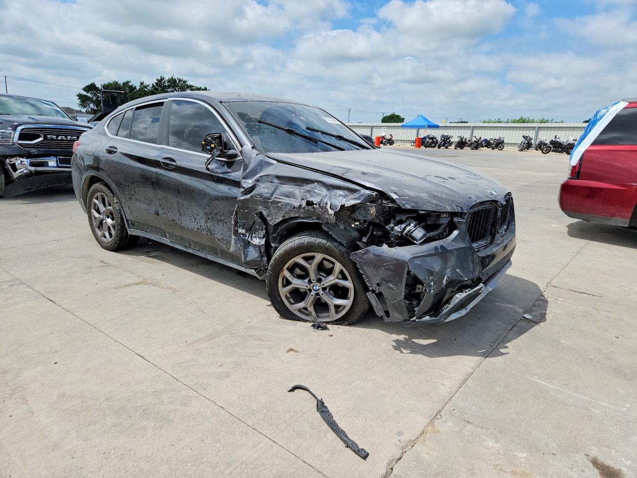 5UX33DT09R9V05727 · 2024 BMW X4 · 4/13