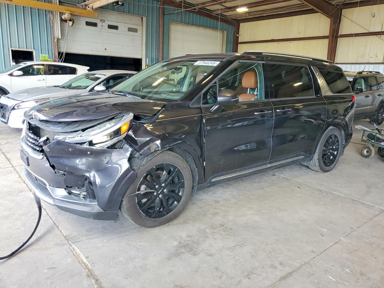 KNDNE5H36N6080556 · 2022 KIA CARNIVAL
