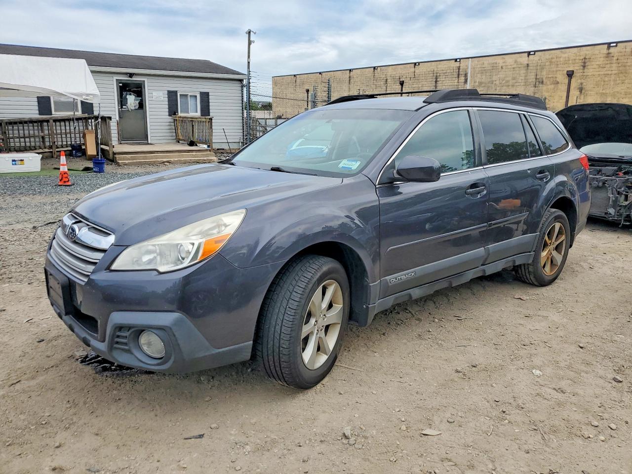 2013 SUBARU OUTBACK