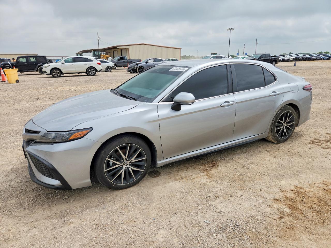 4T1G11AK7RU207696 · 2024 TOYOTA CAMRY