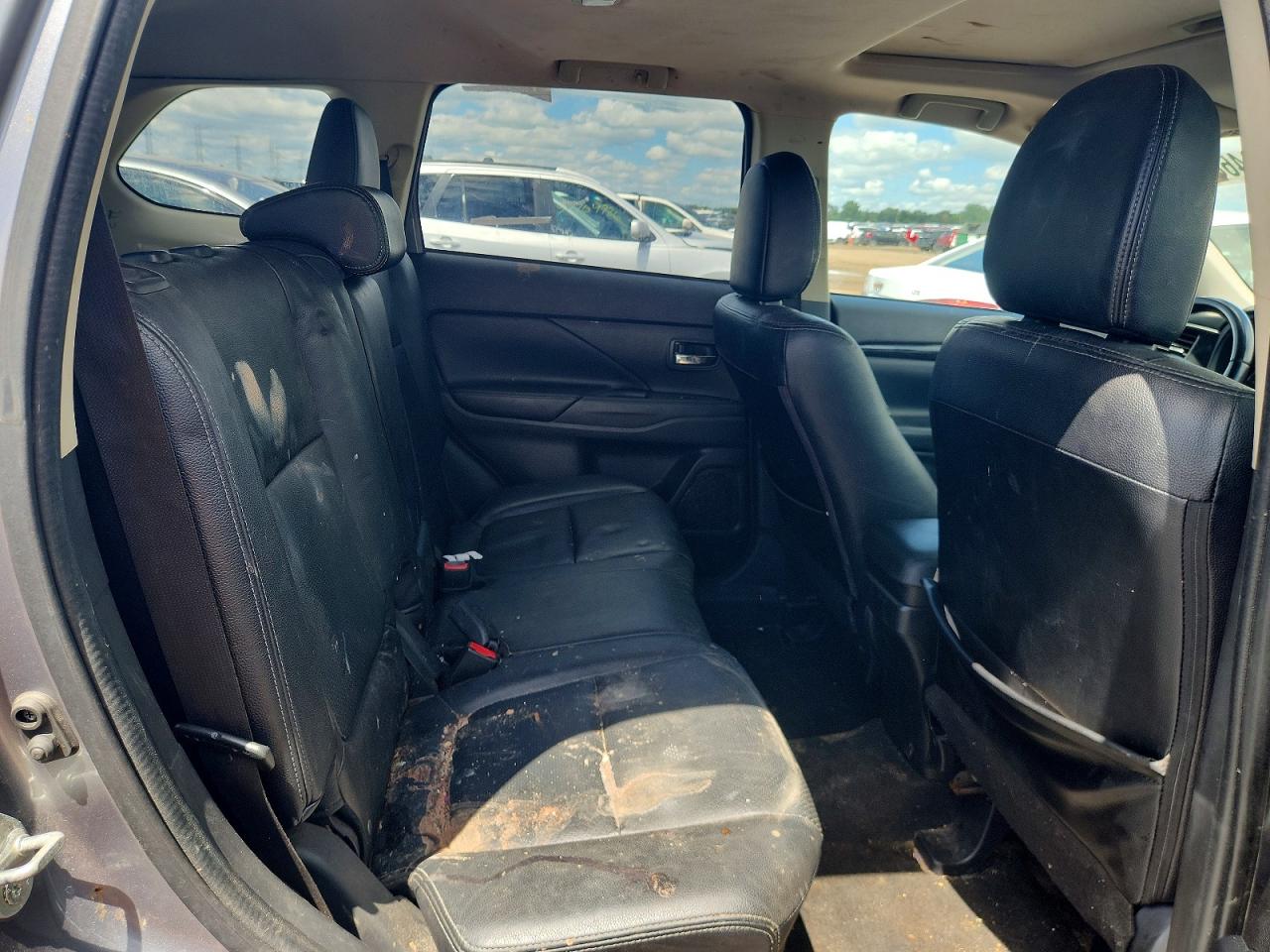 JA4AD3A32HZ070846 · 2017 MITSUBISHI OUTLANDER · 11/13