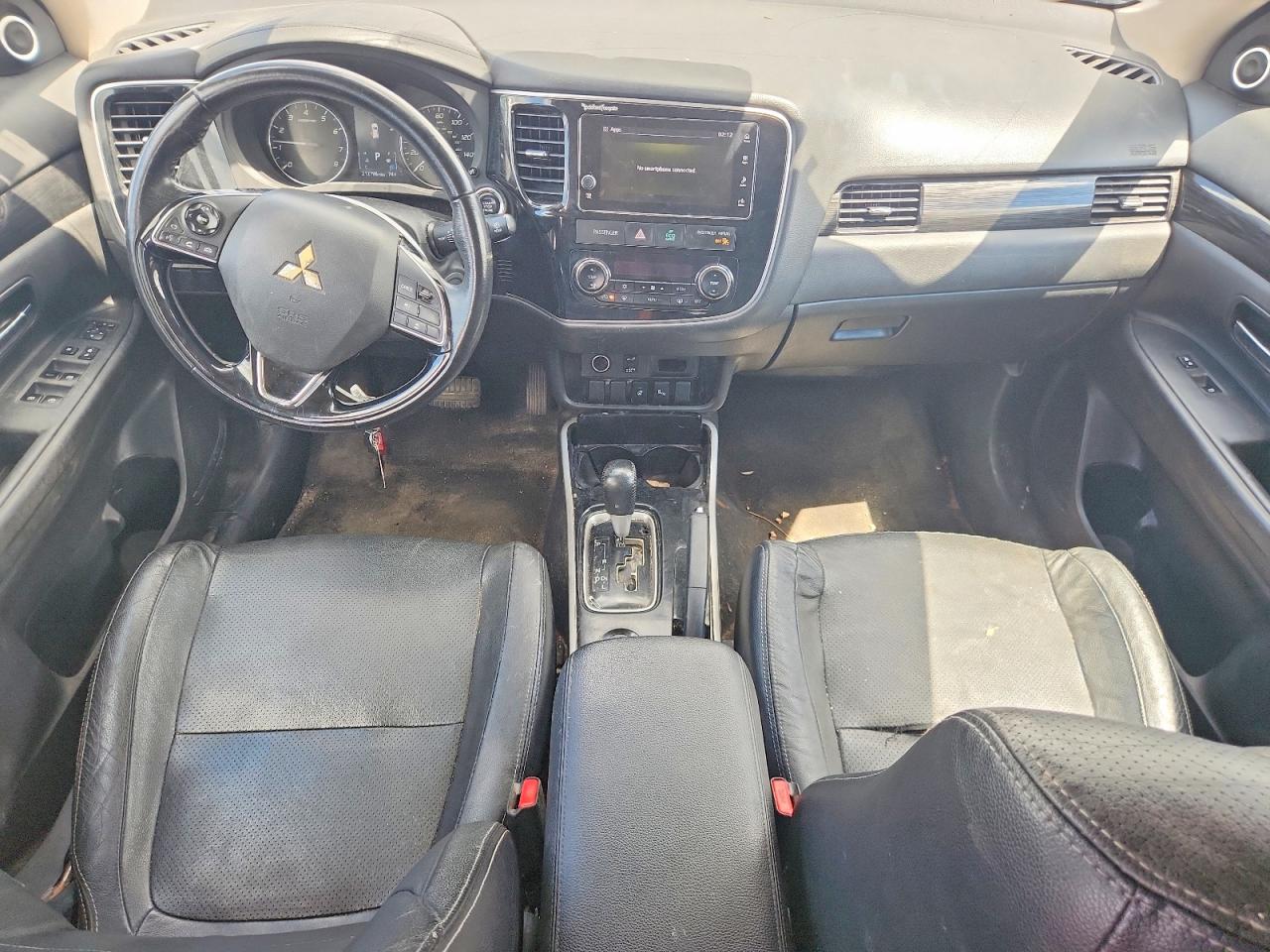 JA4AD3A32HZ070846 · 2017 MITSUBISHI OUTLANDER · 8/13