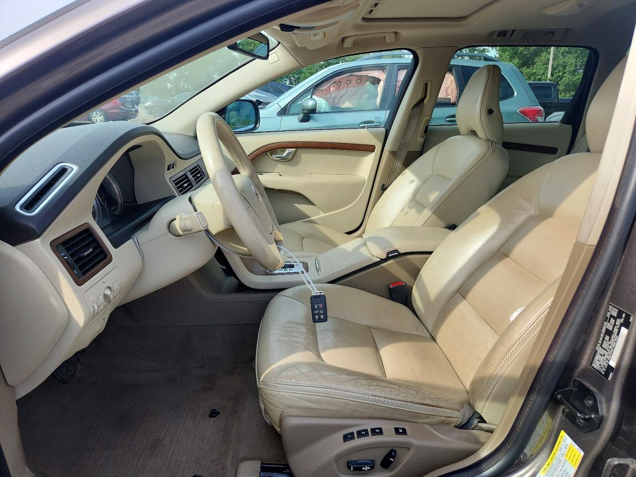 YV4982BZ4A1091953 · 2010 VOLVO XC70 · 7/12