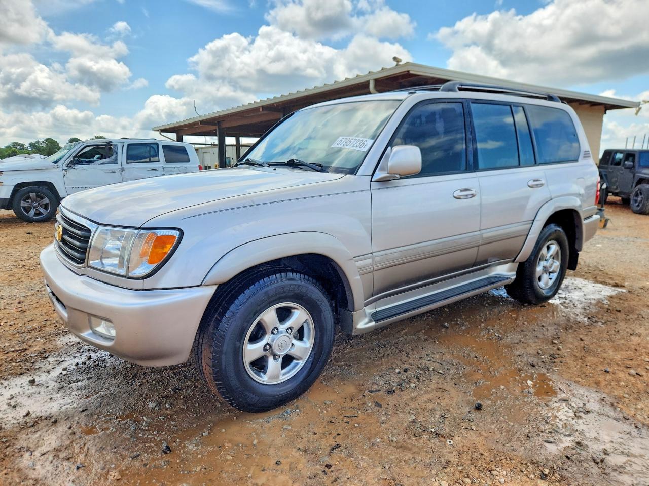 2002 TOYOTA LAND CRUISER