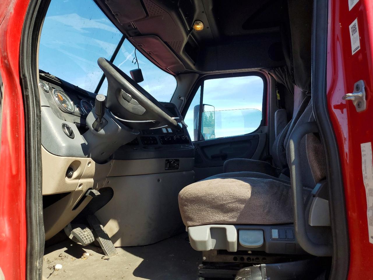 3AKJGLDR0HSGP6386 · 2017 FREIGHTLINER CASCADIA 125 · 5/9