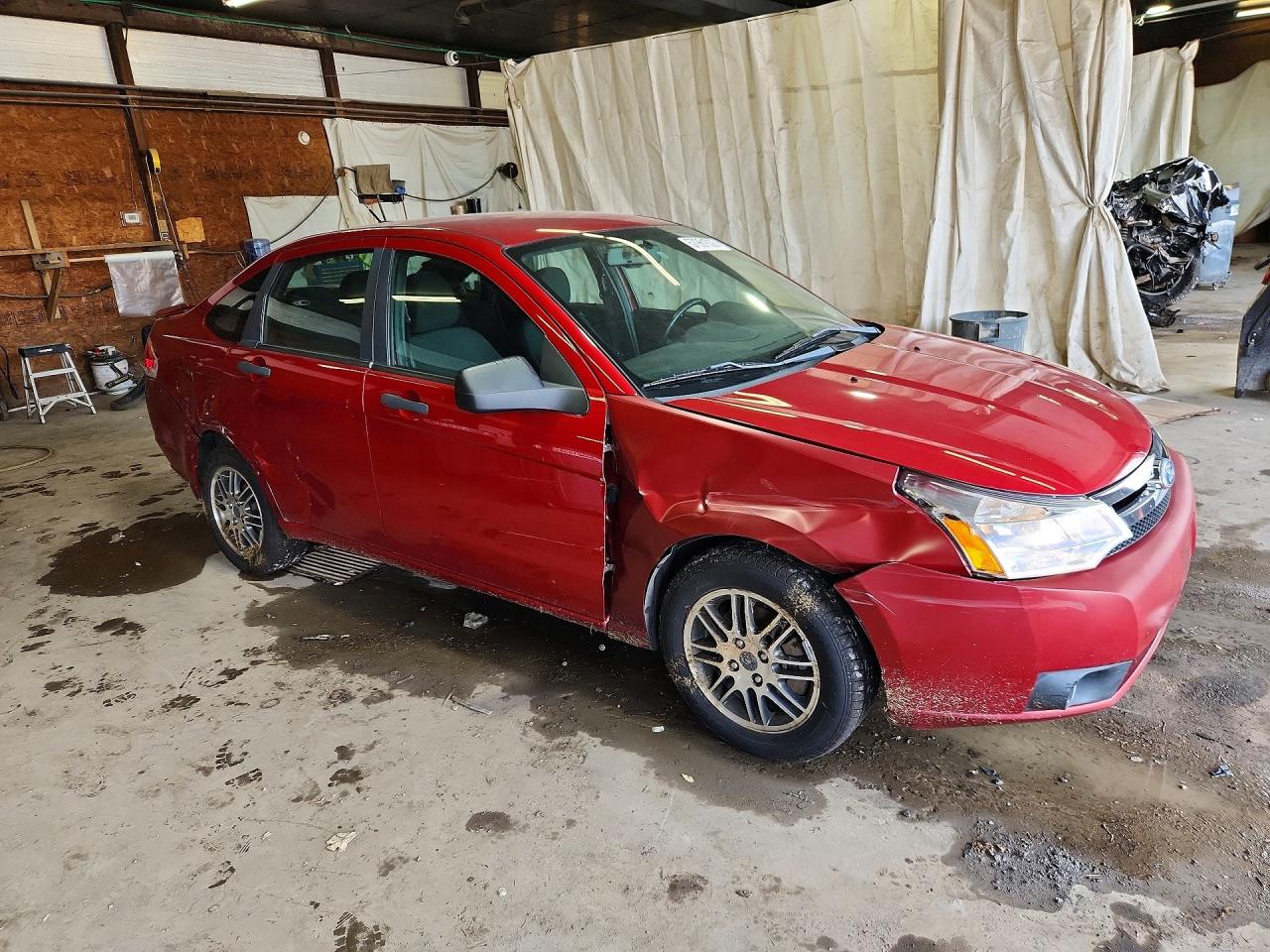 1FAHP3FN8BW192180 · 2011 FORD FOCUS · 4/12
