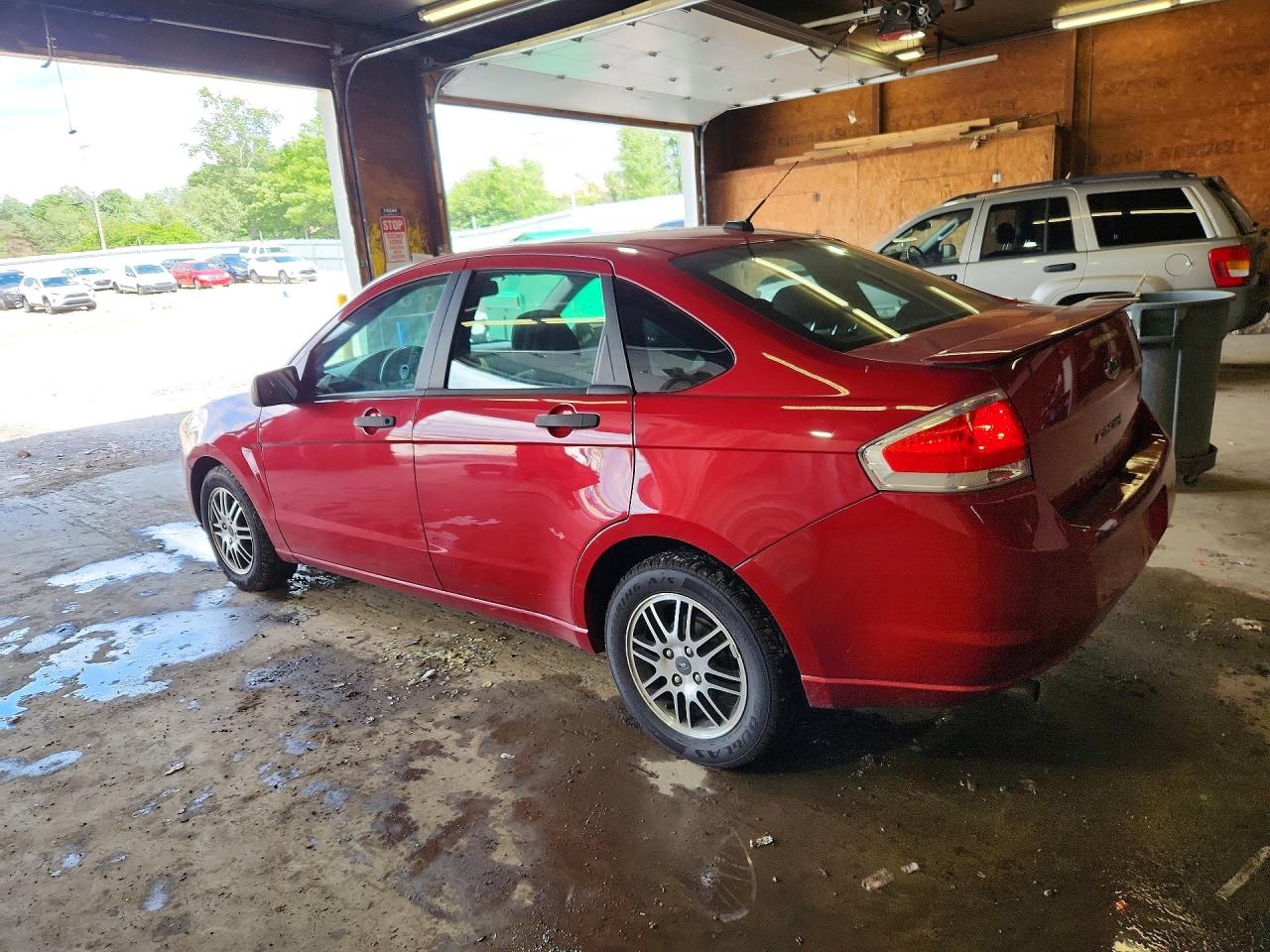 1FAHP3FN8BW192180 · 2011 FORD FOCUS · 2/12