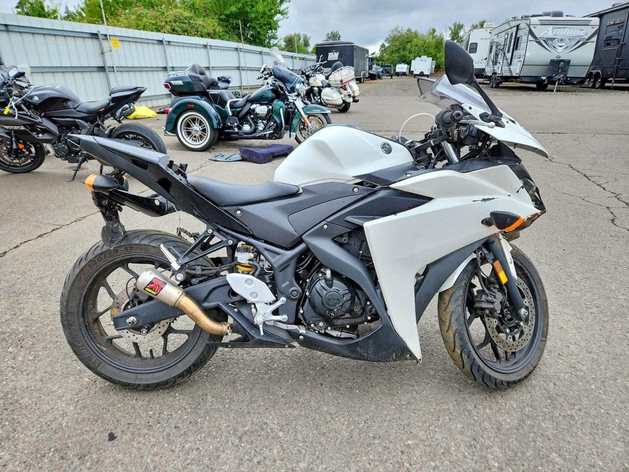 MH3RH15Y9HK002304 · 2017 YAMAHA YZFR3
