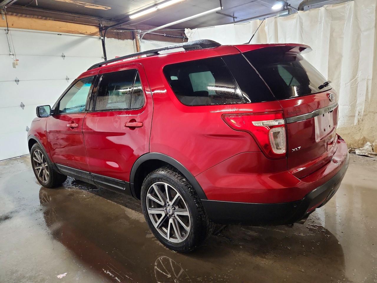 1FM5K8D84FGA33853 · 2015 FORD EXPLORER · 2/13