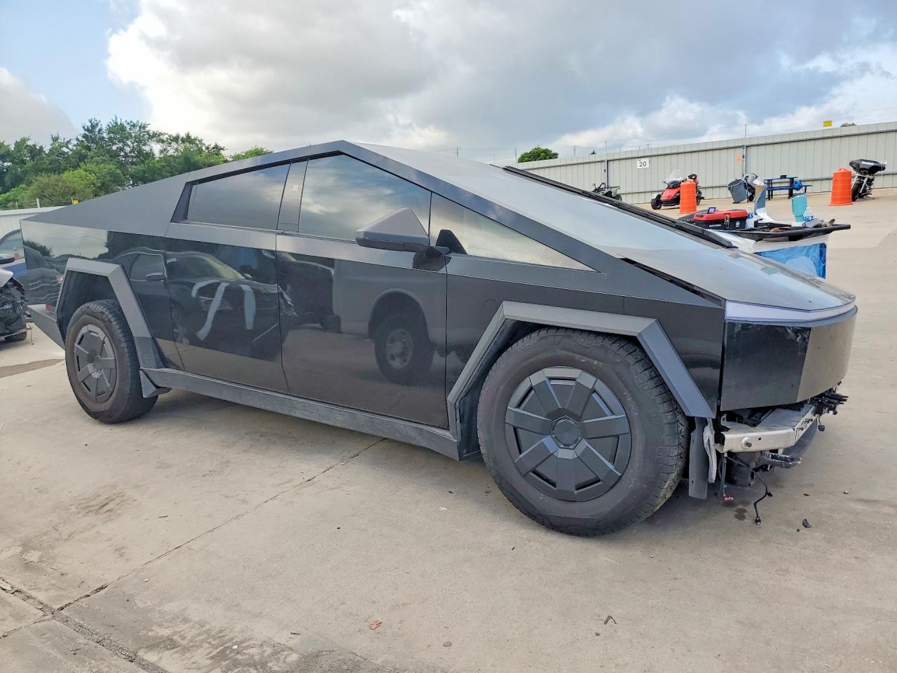 7G2CEHED3RA048206 · 2024 TESLA CYBERTRUCK · 4/12