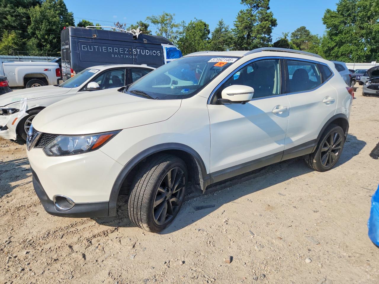 JN1BJ1CR0HW131897 · 2017 NISSAN ROGUE SPORT