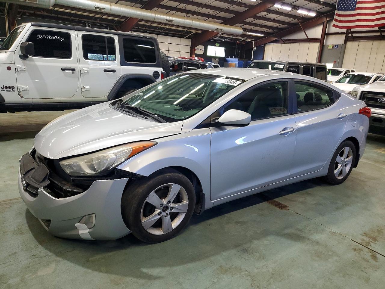 5NPDH4AE0DH401049 · 2013 HYUNDAI ELANTRA