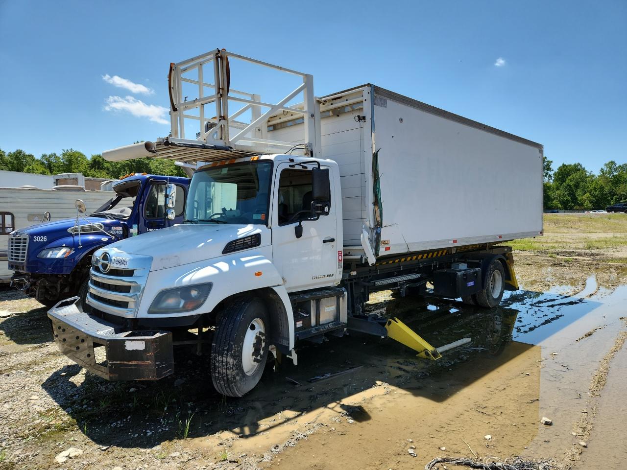 5PVNV8JT0J4S54851 · 2018 HINO HINO 338