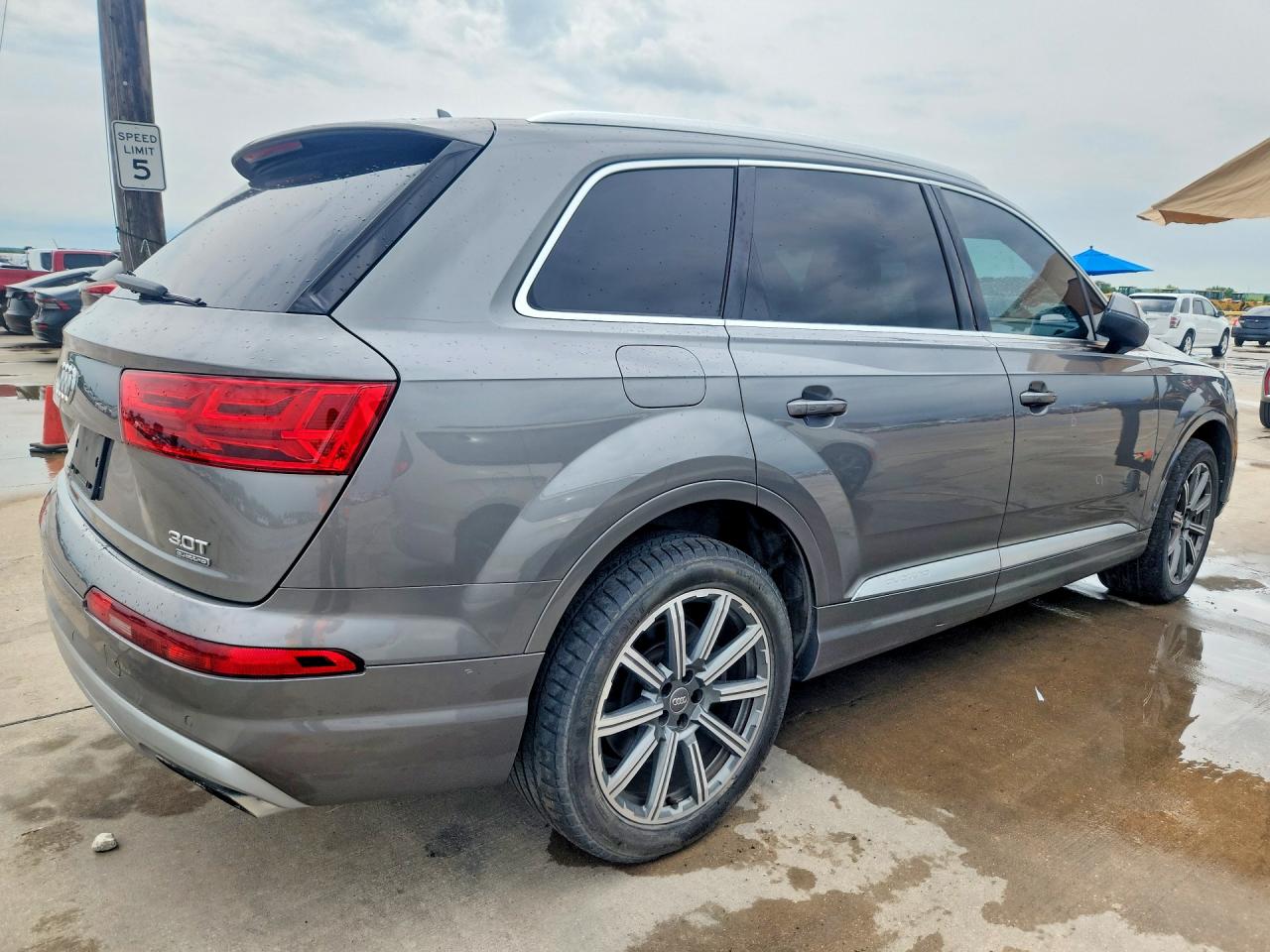 WA1AAAF76HD041579 · 2017 AUDI Q7 · 3/13