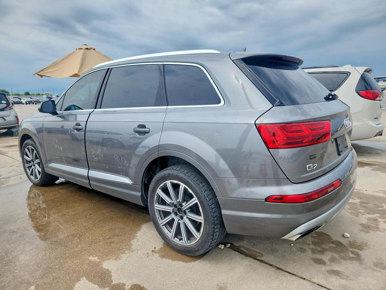 WA1AAAF76HD041579 · 2017 AUDI Q7 · 2/13