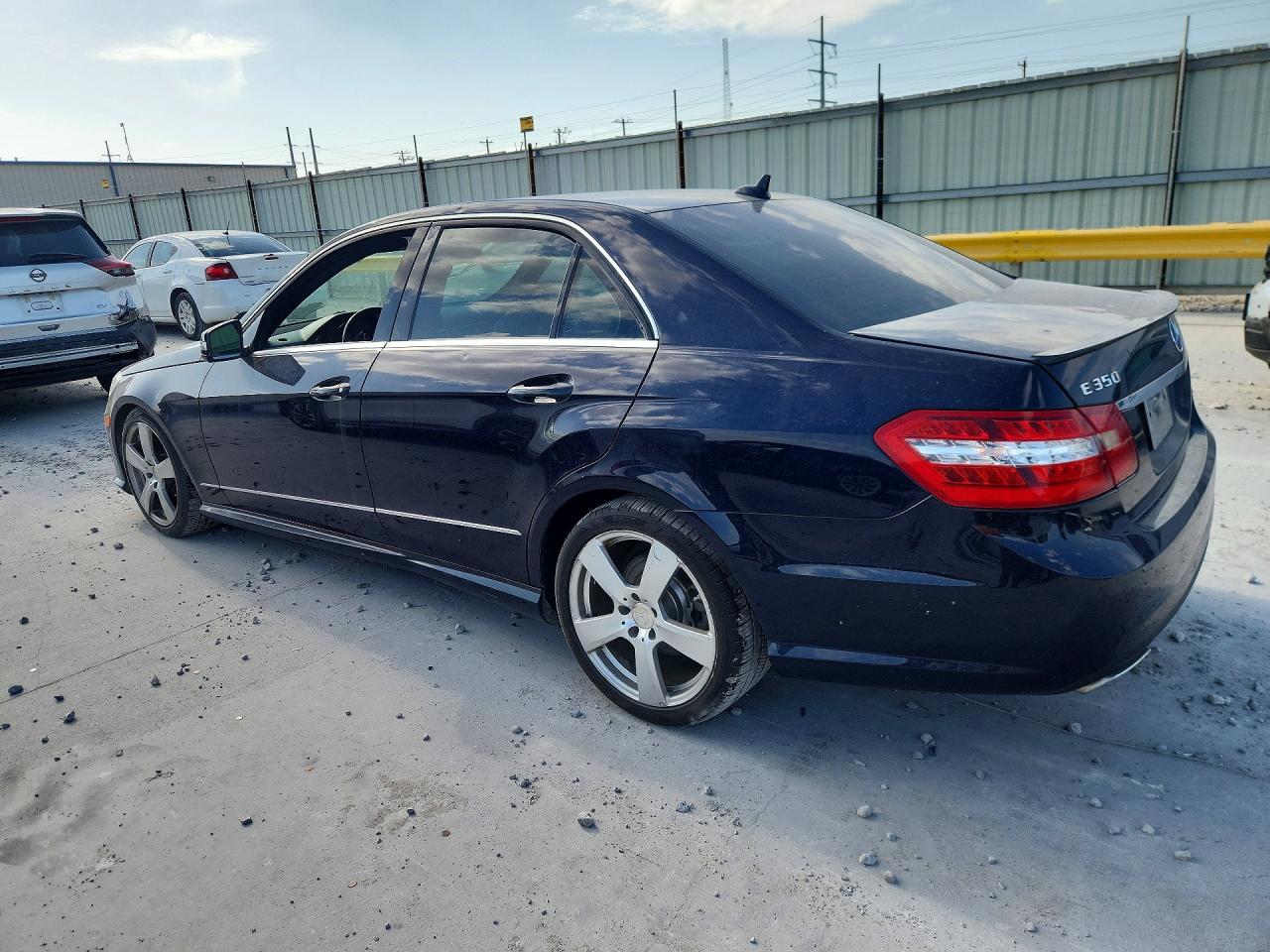 WDDHF5GB4BA466748 · 2011 MERCEDES-BENZ E · 2/12