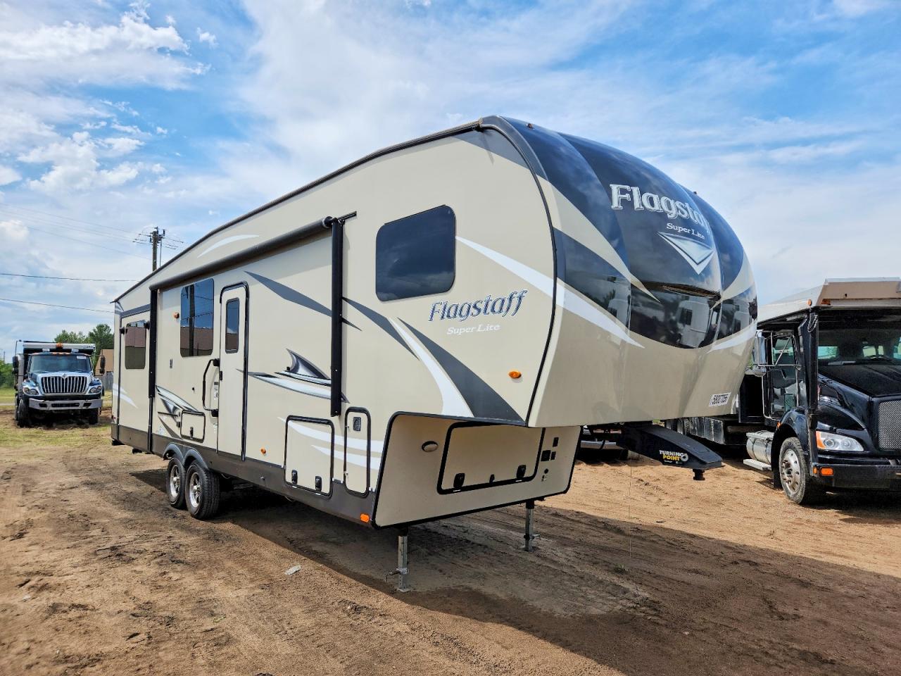 2020 FORESRIVER FLAGSTAFF
