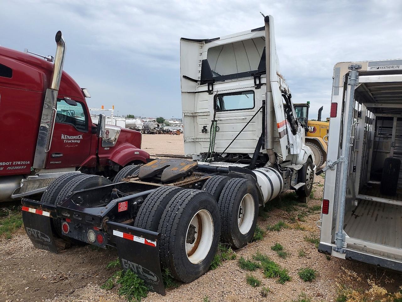 4V4NC9EGXPN316644 · 2023 VOLVO VN · 4/10