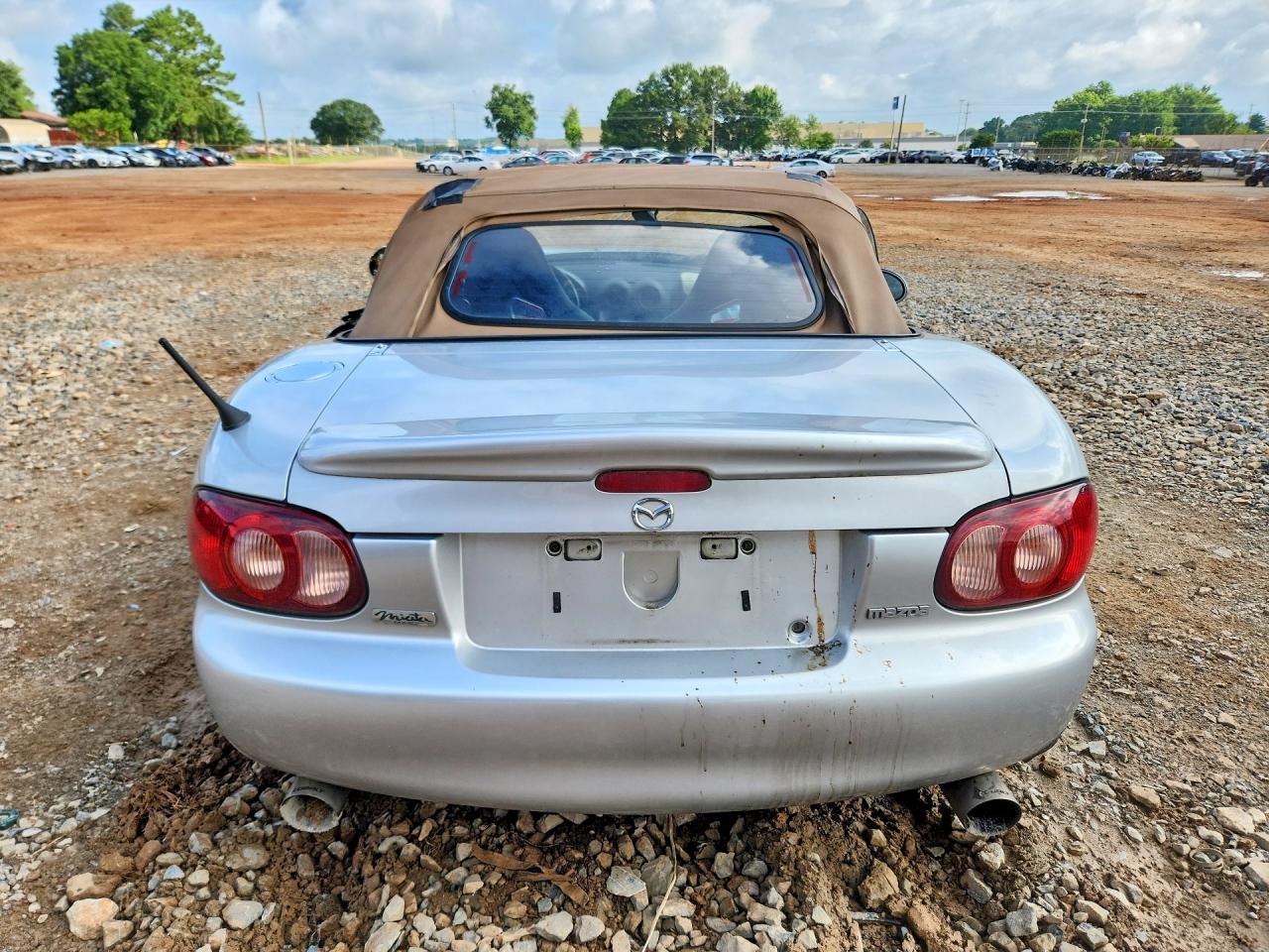 JM1NB353710215882 · 2001 MAZDA MX-5 MIATA · 6/12