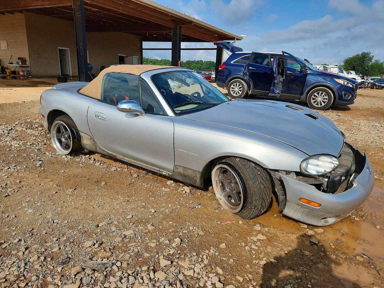 JM1NB353710215882 · 2001 MAZDA MX-5 MIATA · 4/12