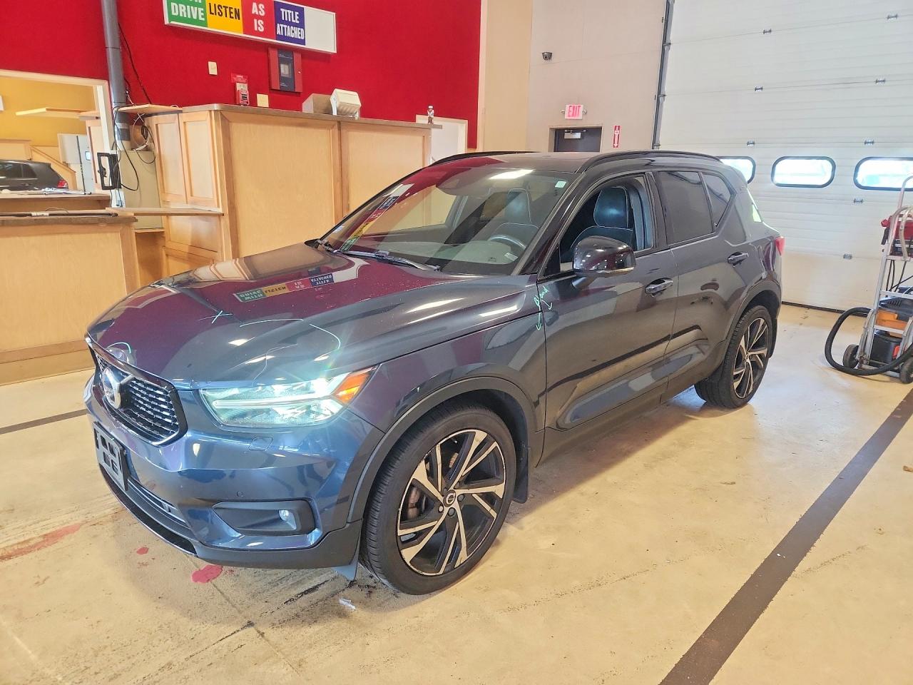 YV4162UM7N2647175 · 2022 VOLVO XC40