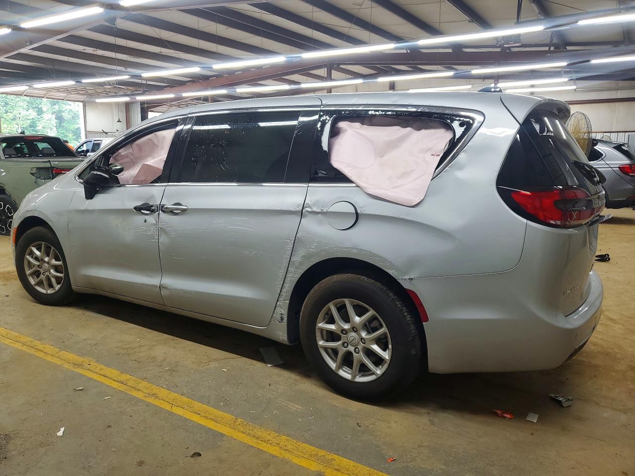 2C4RC1BG5TR239892 · 2026 CHRYSLER PACIFICA · 2/13