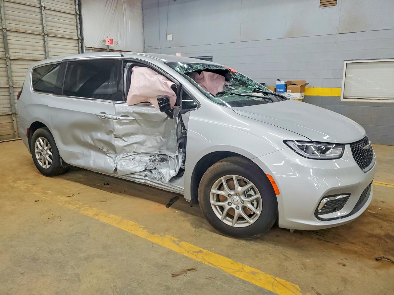 2C4RC1BG5TR239892 · 2026 CHRYSLER PACIFICA · 4/13