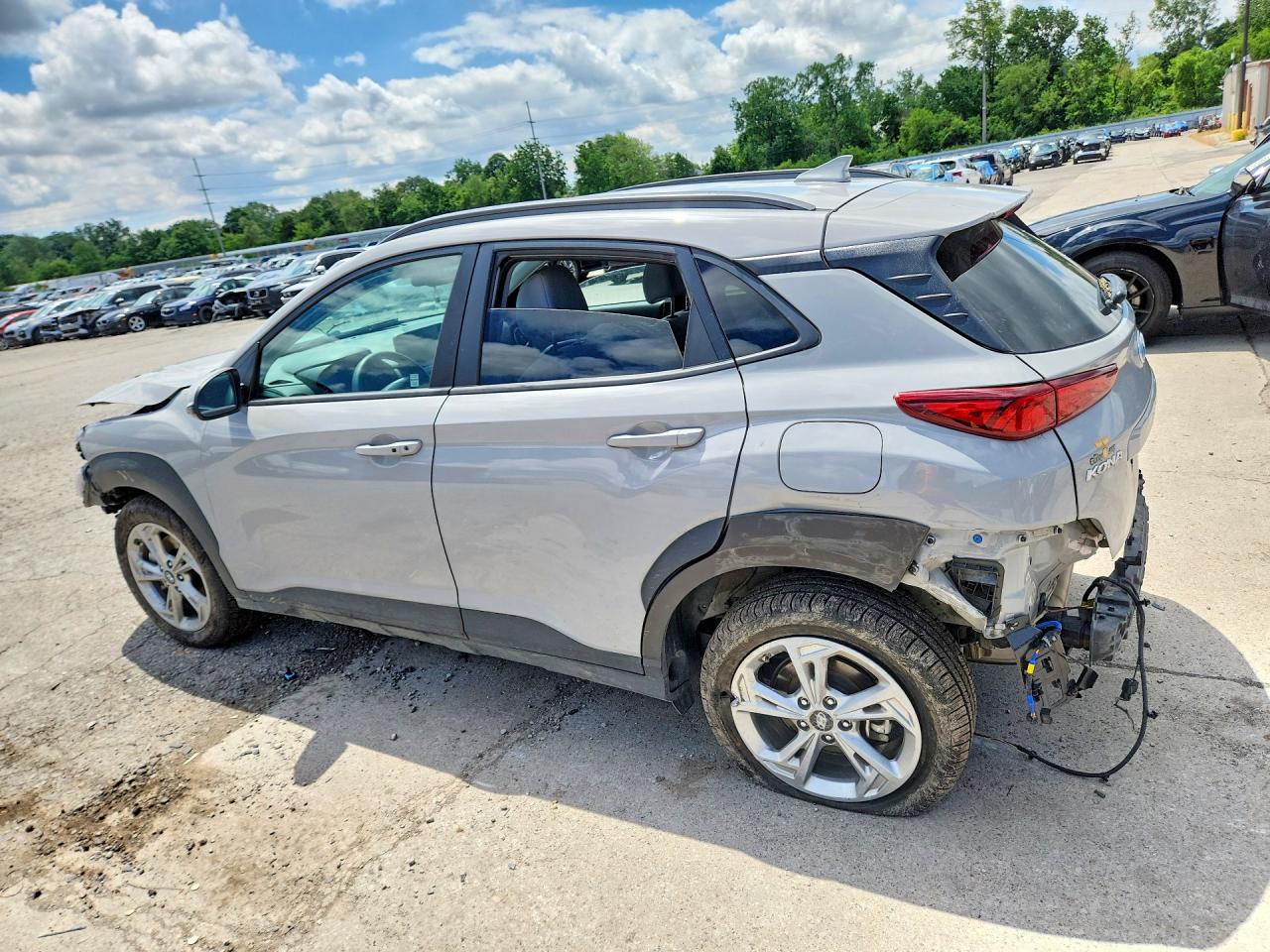 KM8K6CAB9PU062049 · 2023 HYUNDAI KONA · 2/13