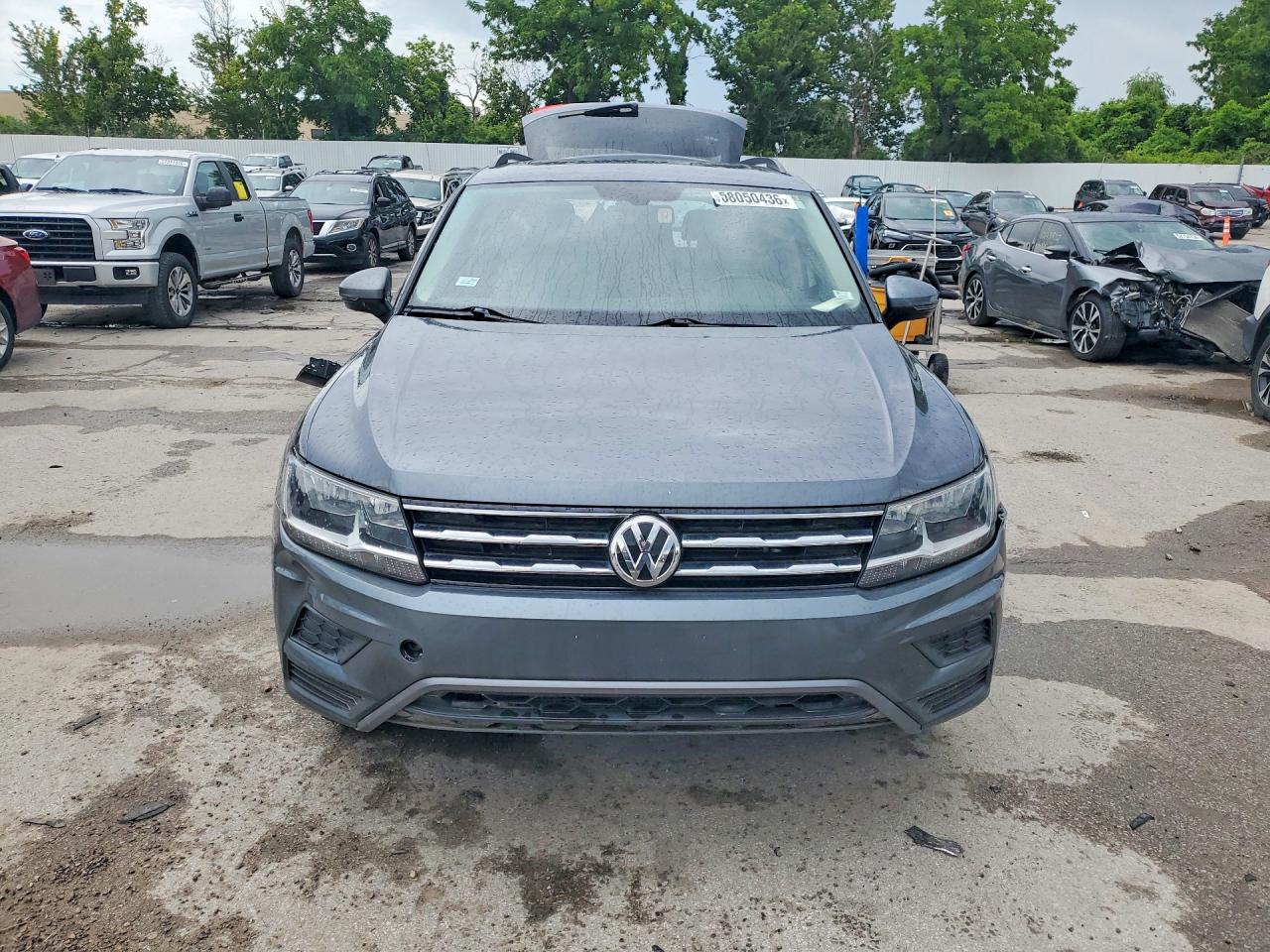 3VV3B7AX8LM069114 · 2020 VOLKSWAGEN TIGUAN · 5/13