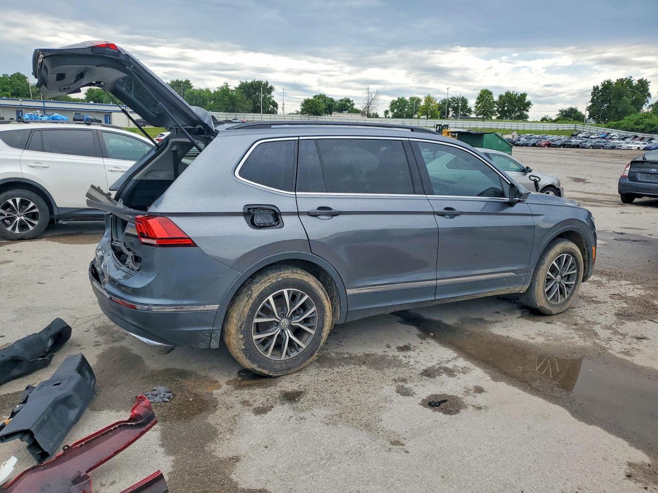 3VV3B7AX8LM069114 · 2020 VOLKSWAGEN TIGUAN · 3/13