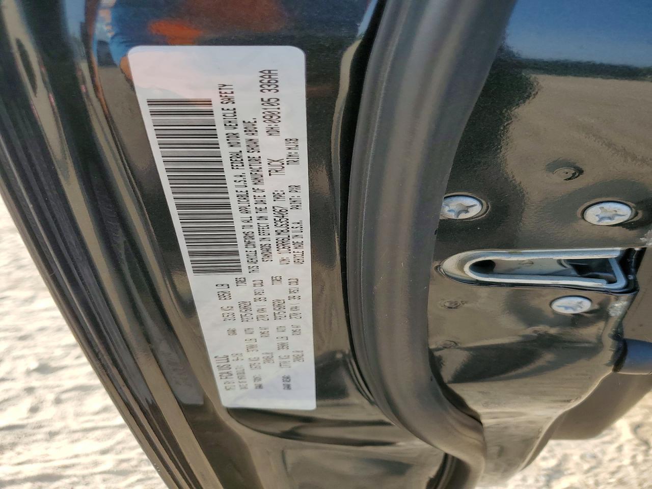 1C6RR6LM8JS354067 · 2018 RAM 1500 · 12/12