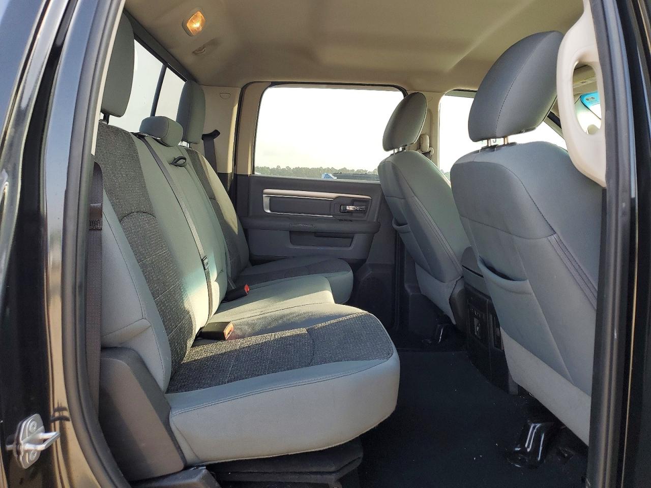 1C6RR6LM8JS354067 · 2018 RAM 1500 · 10/12