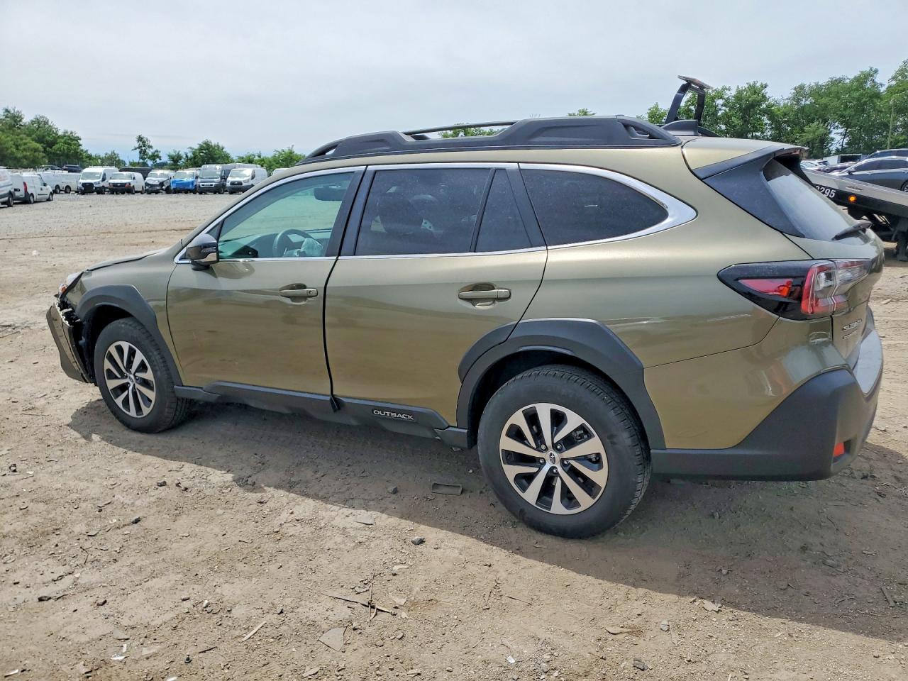 4S4BTADC1S3169015 · 2025 SUBARU OUTBACK · 2/13