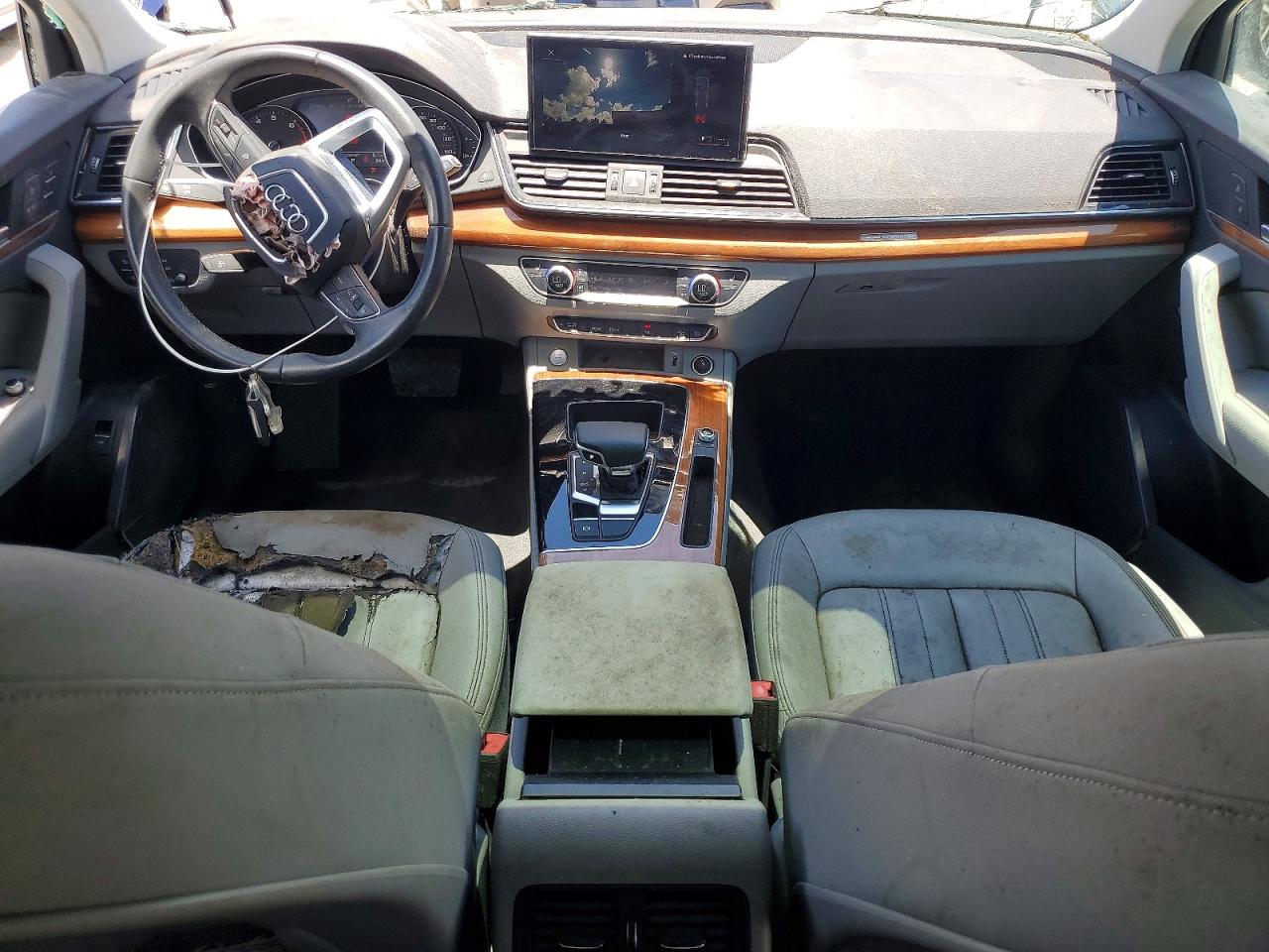 WA1AAAFY4M2102863 · 2021 AUDI Q5 · 8/13