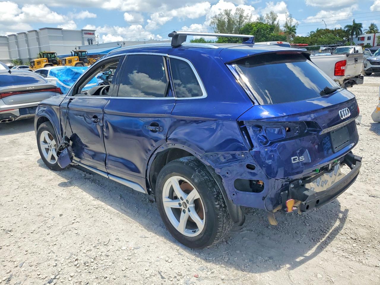 WA1AAAFY4M2102863 · 2021 AUDI Q5 · 2/13
