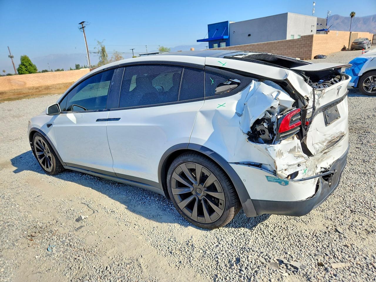 7SAXCDE59NF339045 · 2022 TESLA MODEL X · 2/13