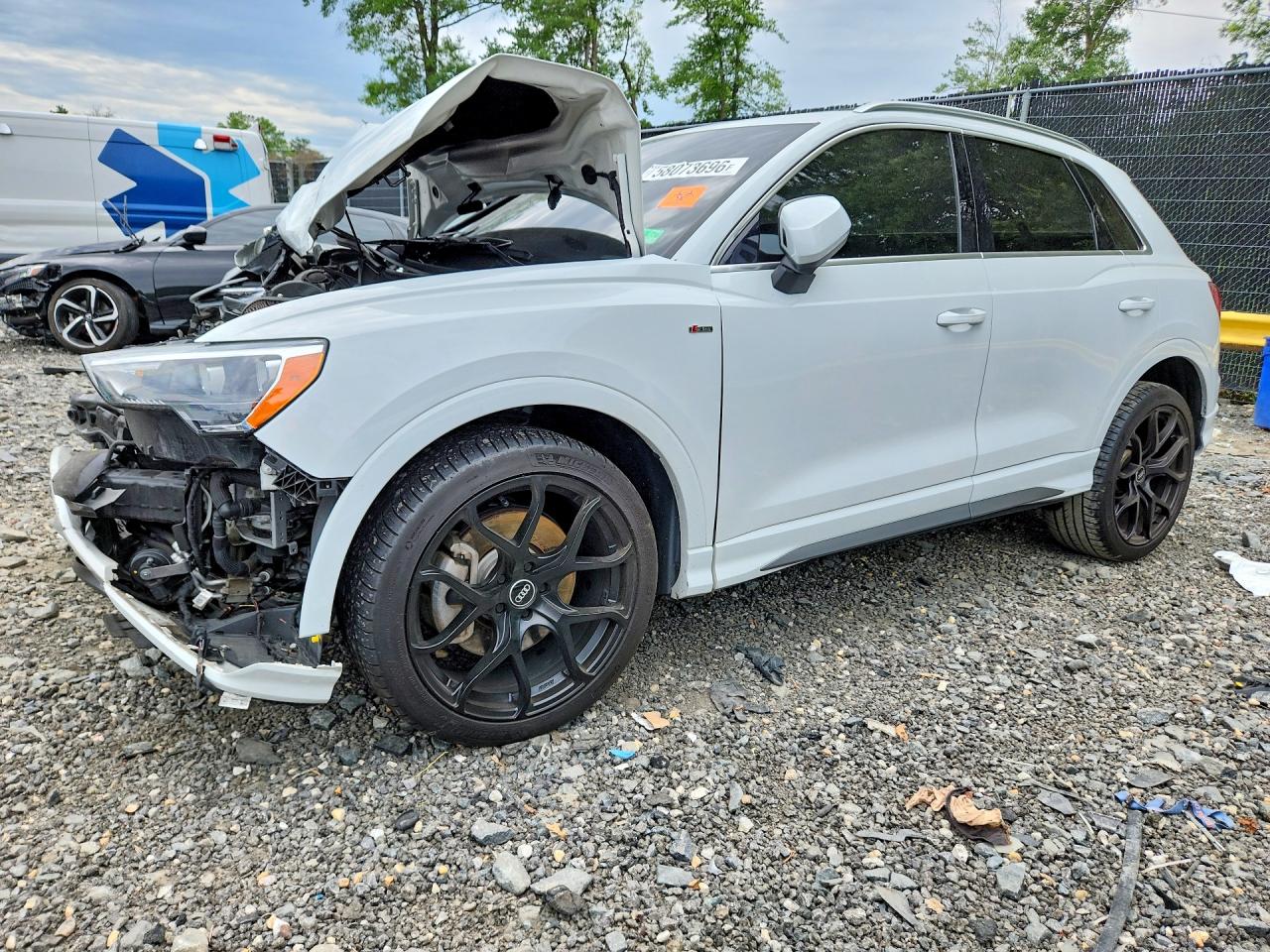 WA1DECF32M1050981 · 2021 AUDI Q3